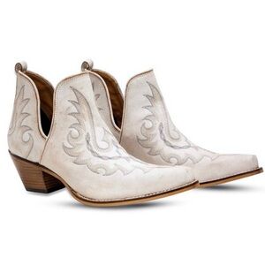 MAKE AN OFFER - MYRA BAG Yippie Western Ankle Boots